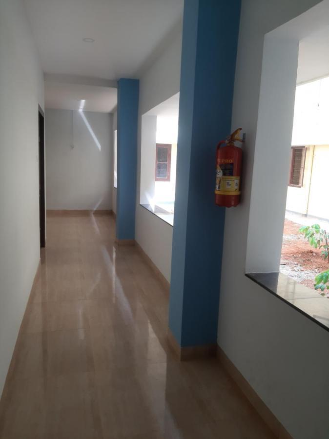 Madaparambil Residency Alwaye Exterior foto