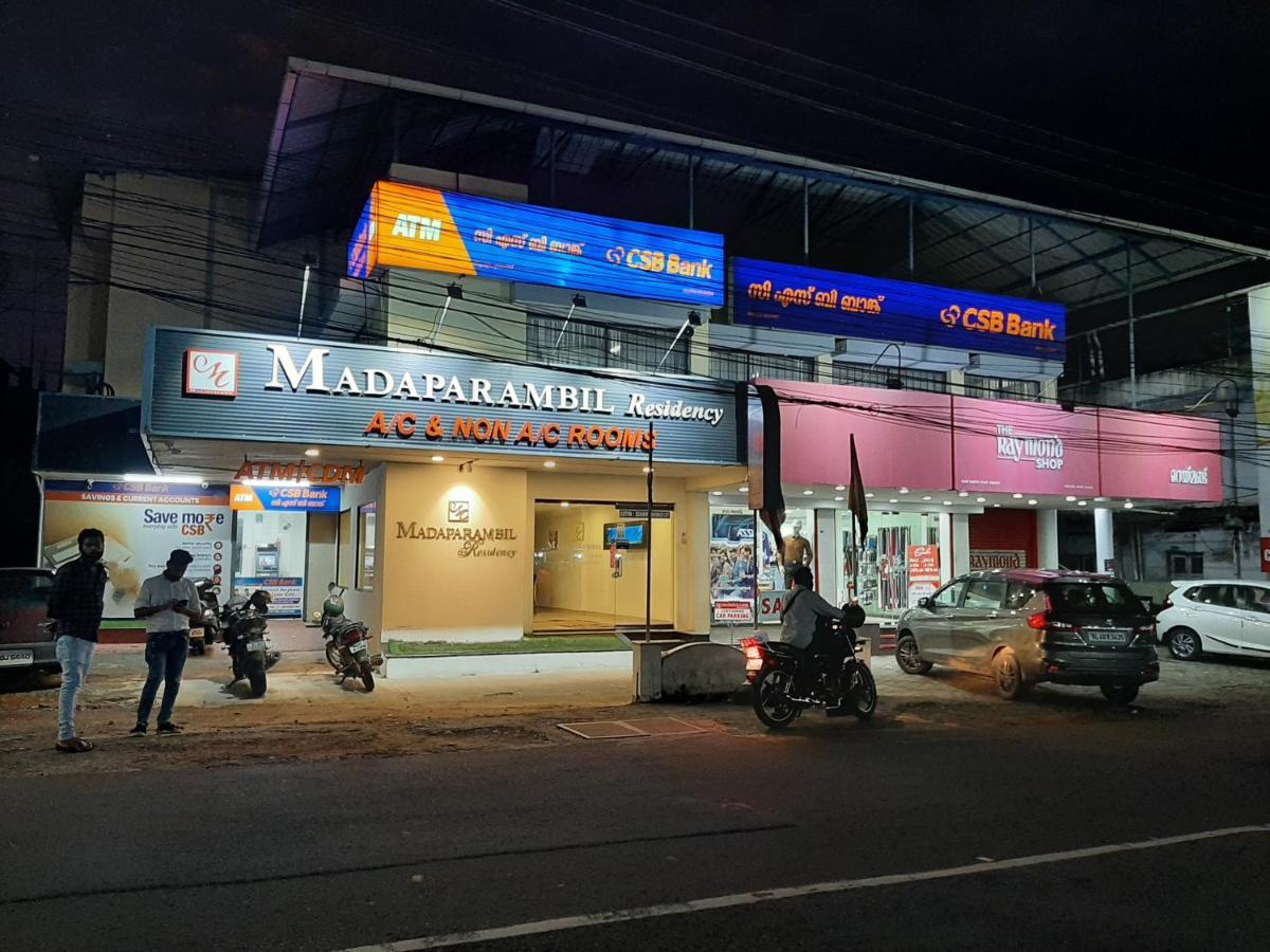 Madaparambil Residency Alwaye Exterior foto