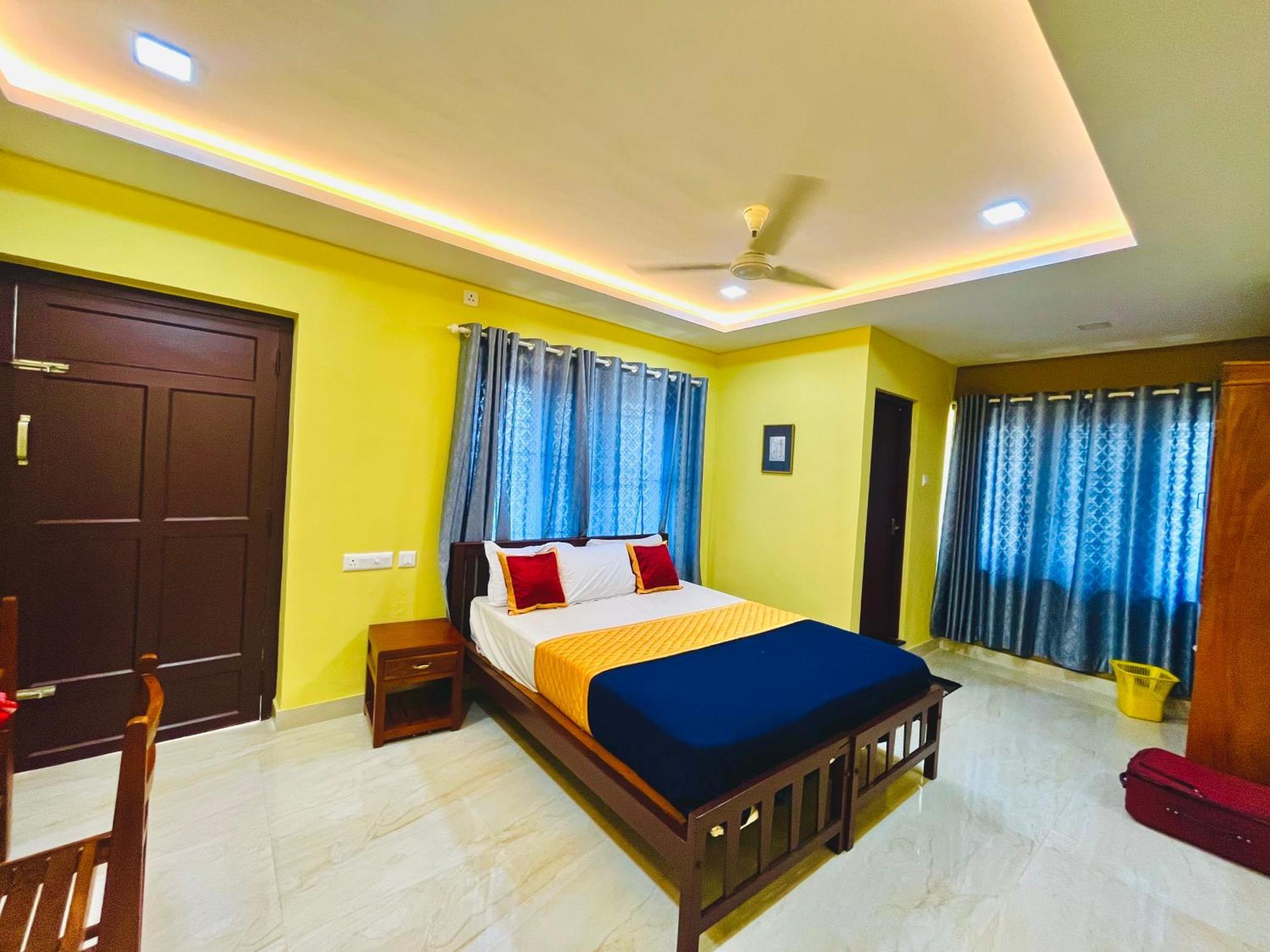 Madaparambil Residency Alwaye Exterior foto